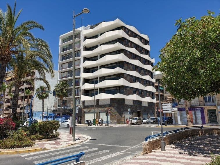 2-Bedroom Apartment in Santa Pola, photo 2
