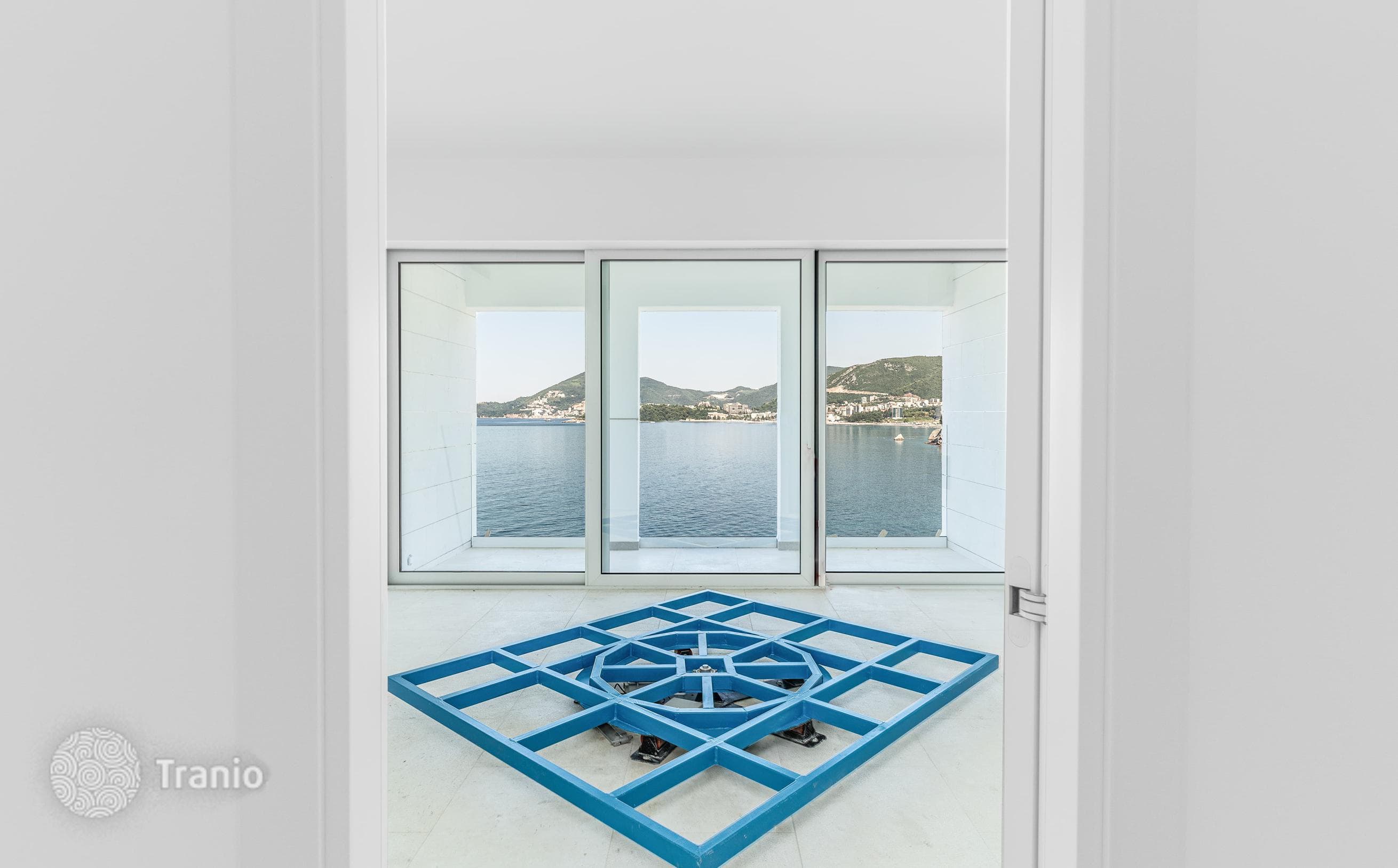 3-Bedroom Villa with Private Pool and Sea View in Przno, Budva, photo 5