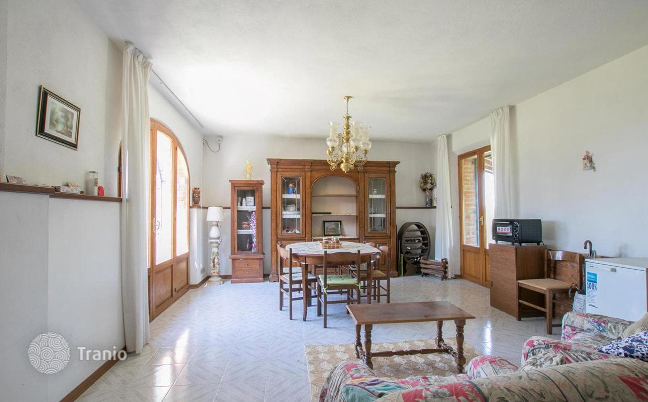 Farmhouse with Olive Grove in Camigliano, Italy, photo 5