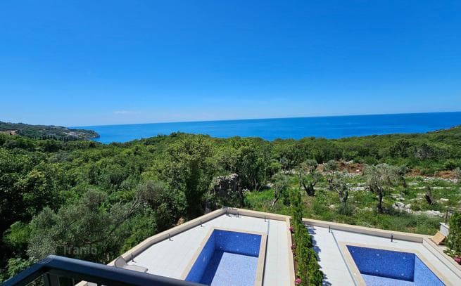 2-Bedroom Villa with Sea View in Budva, photo 4