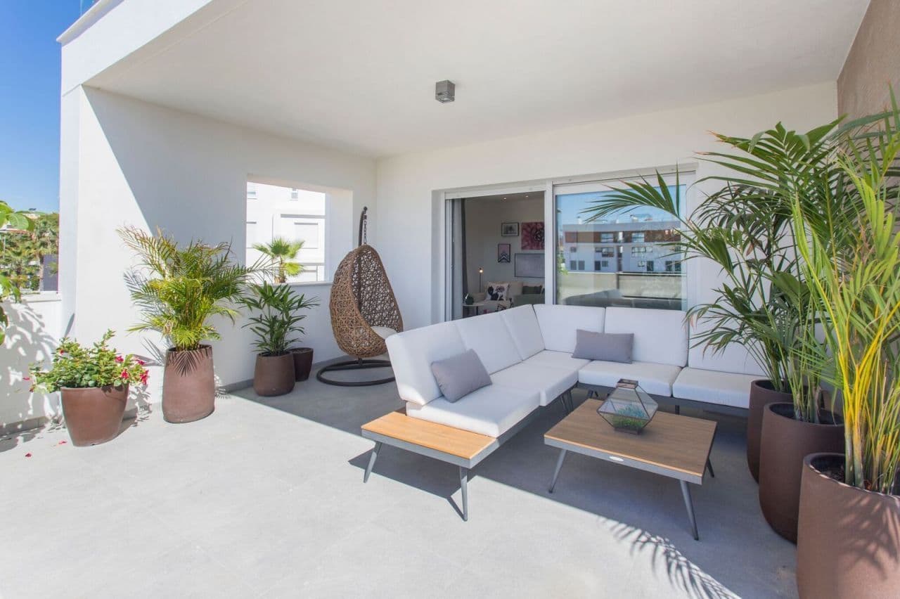 2-Bedroom Apartment in Villamartin, photo 2