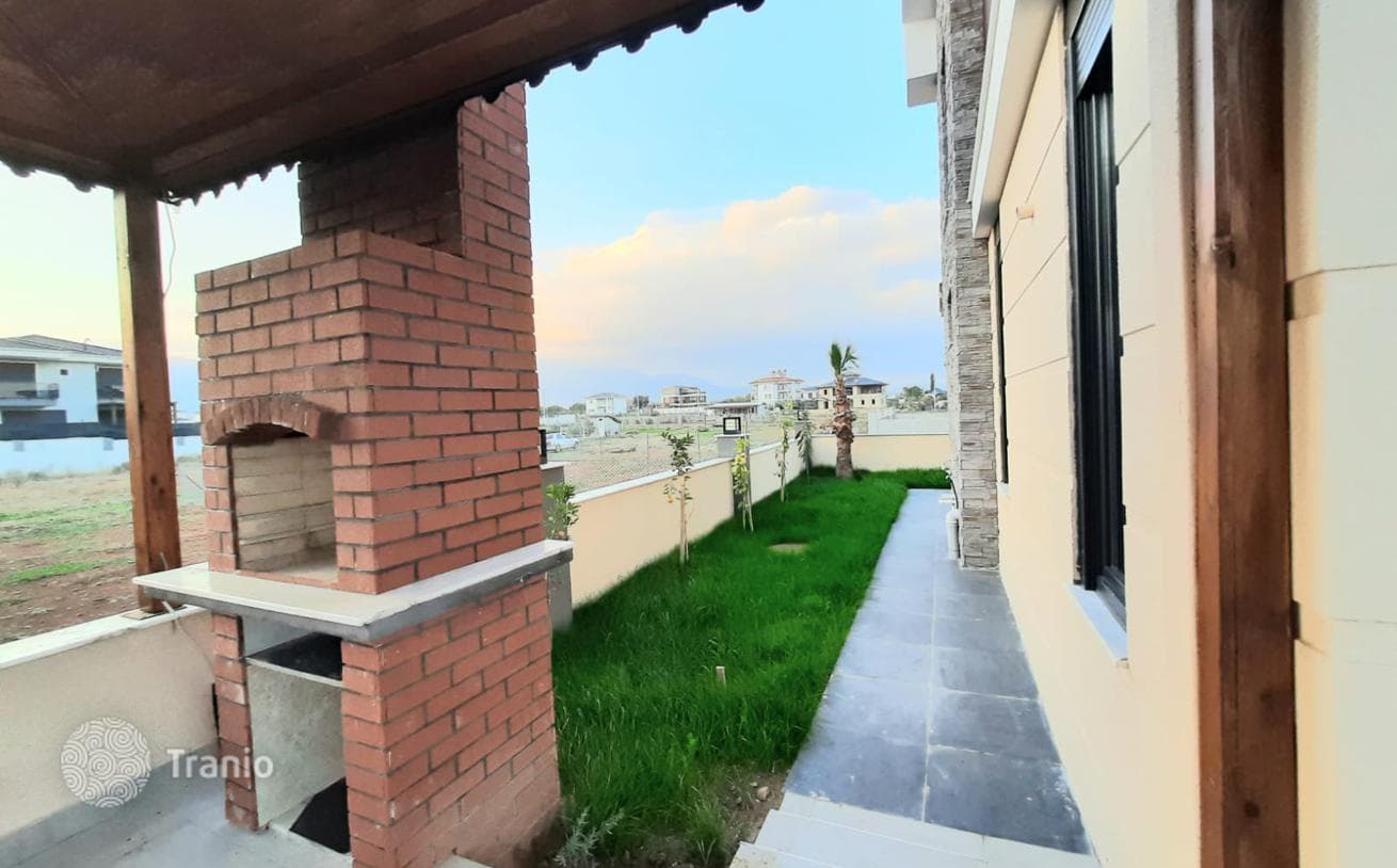 5-Bedroom Villa with Private Pool in Dosemealti, Antalya