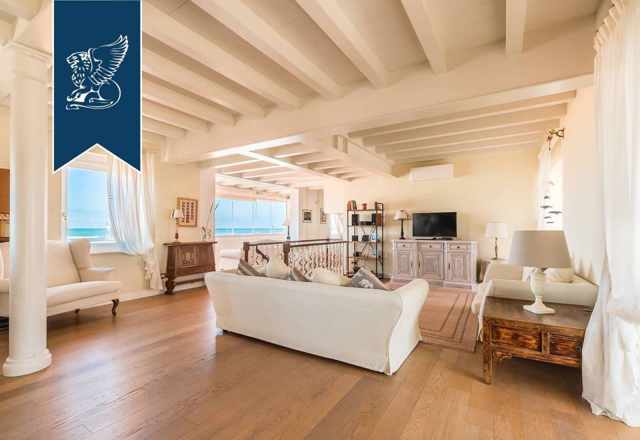 3-Bedroom Apartment in Viareggio, photo 5