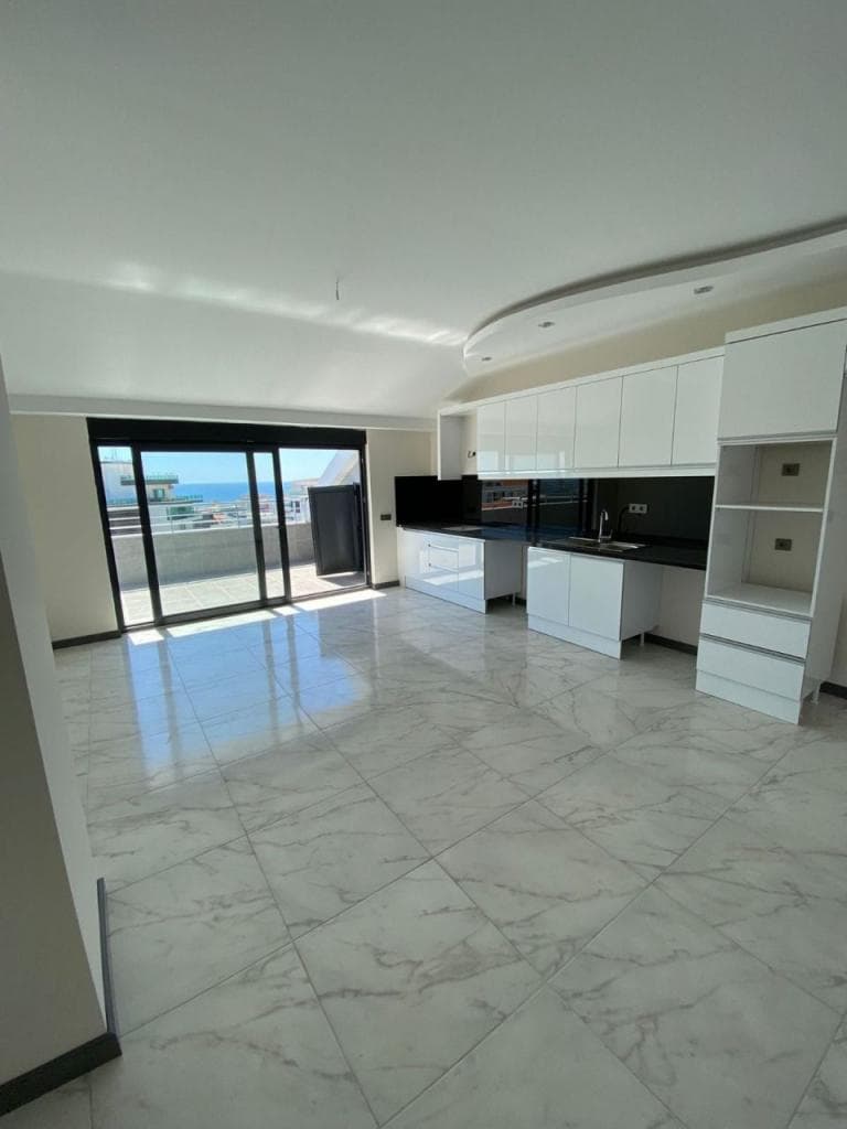 4-Bedroom Penthouse in Mahmutlar, Alanya