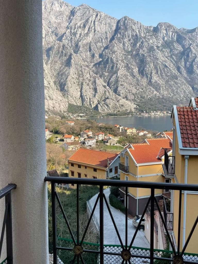 2-Bedroom Apartment in Orahovac, Herceg Novi, photo 3