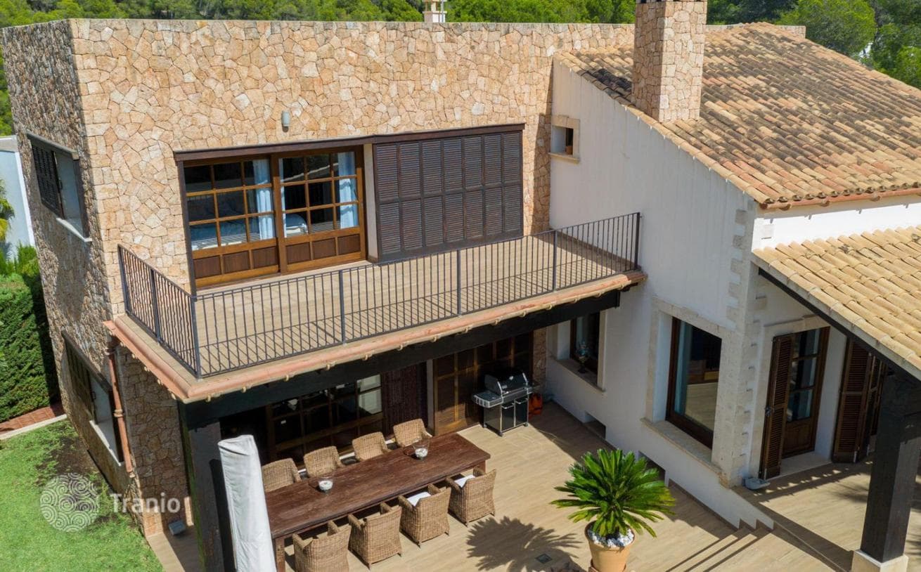 3-Bedroom Villa with 2 Pools, Garden, Gym and Garage in Portals Nous, Mallorca