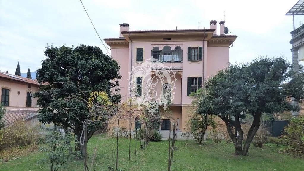 3-Bedroom Apartment in Menaggio, Italy, photo 3