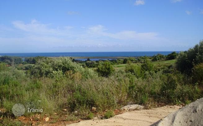Land Plot with V4 Villa Permission and Beach View in Faro, Algarve, photo 3