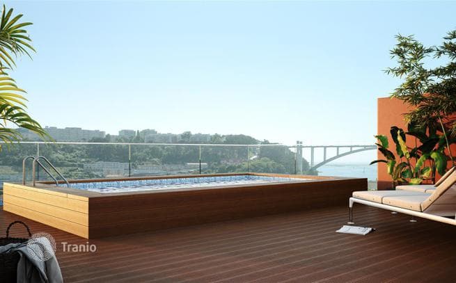 3-Bedroom Apartment with Pool in Porto, Portugal, photo 2