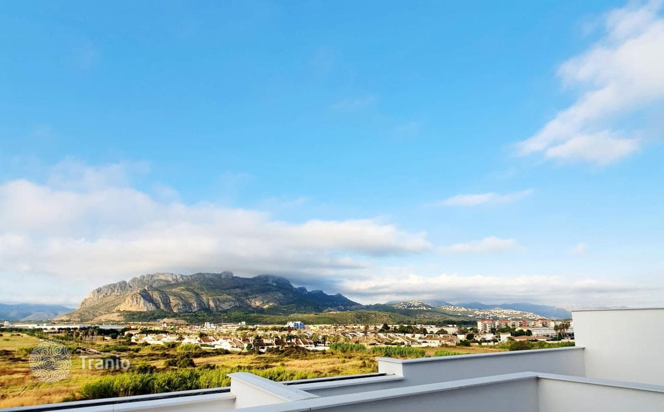4-Bedroom Luxury Penthouse with Sea View in Denia, Alicante, photo 3