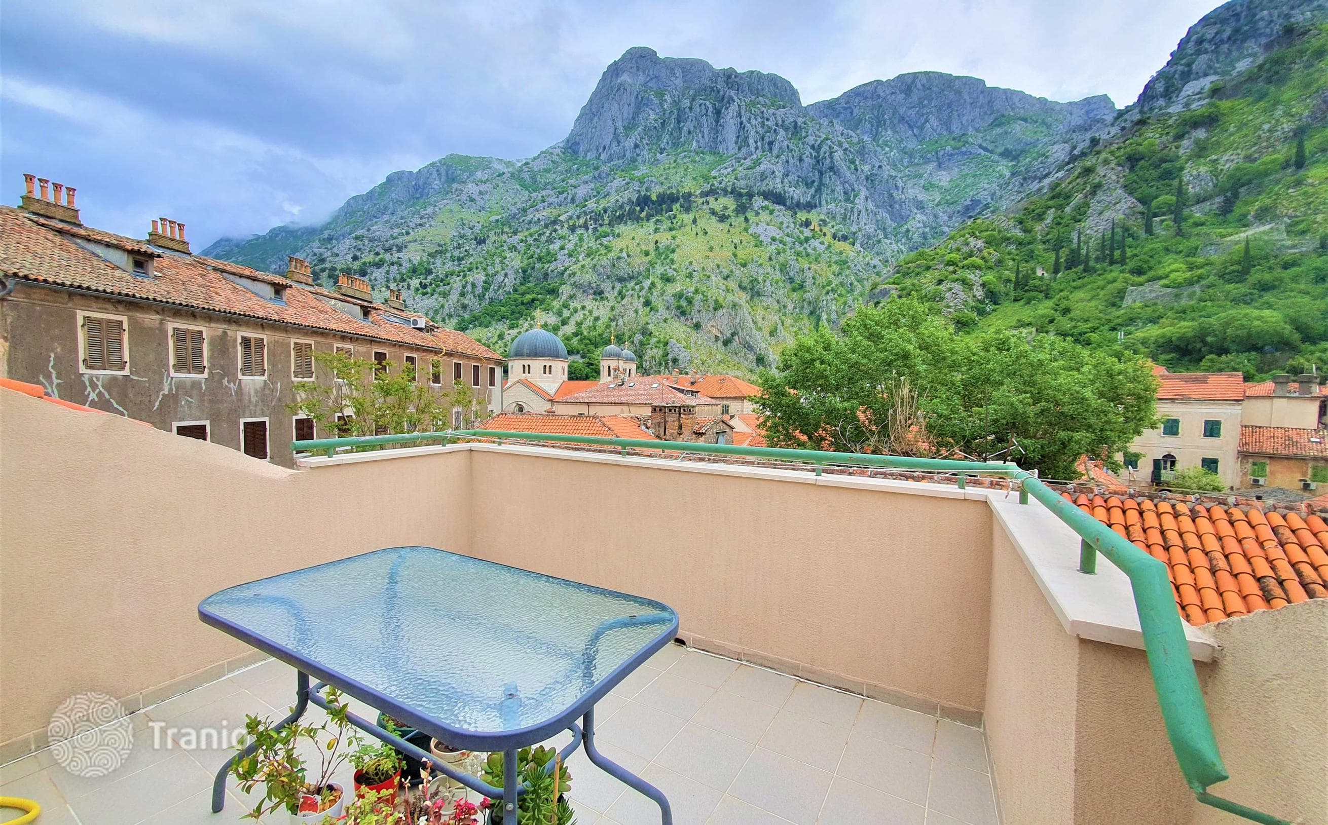 2-Bedroom Apartment with Bay View in Old Town, Kotor, photo 5
