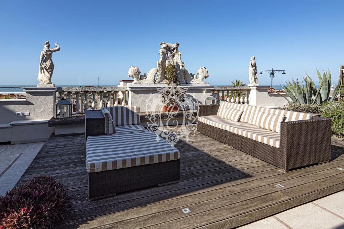 4-Bedroom Apartment in Viareggio, photo 5