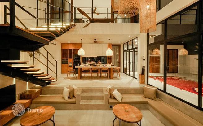 Furnished Villas with Private Pools and Ocean Views 200 m from the Beach in Bali