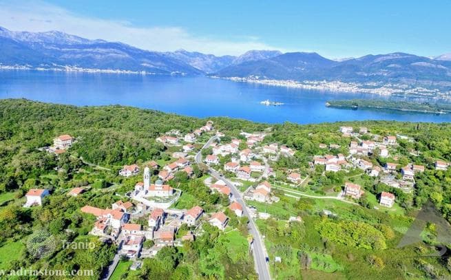4-Bedroom House 199 m² in Radovici, Tivat, photo 3