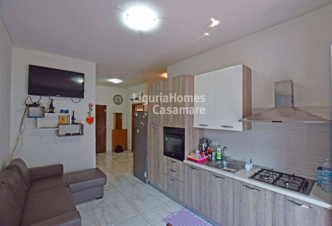 2-Bedroom Apartment in Ospedaletti, photo 5