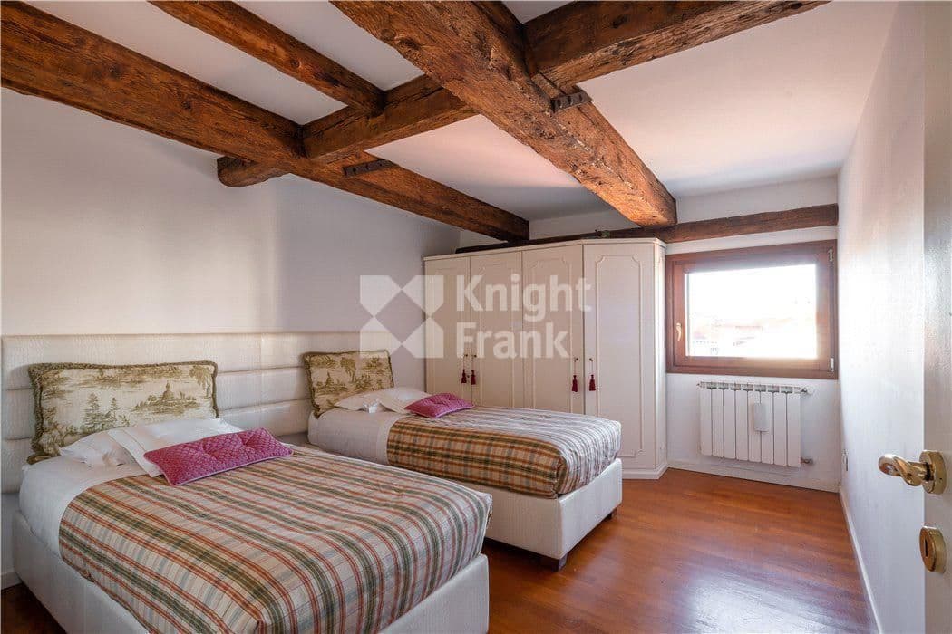 2-Bedroom Apartment in Venice, photo 4