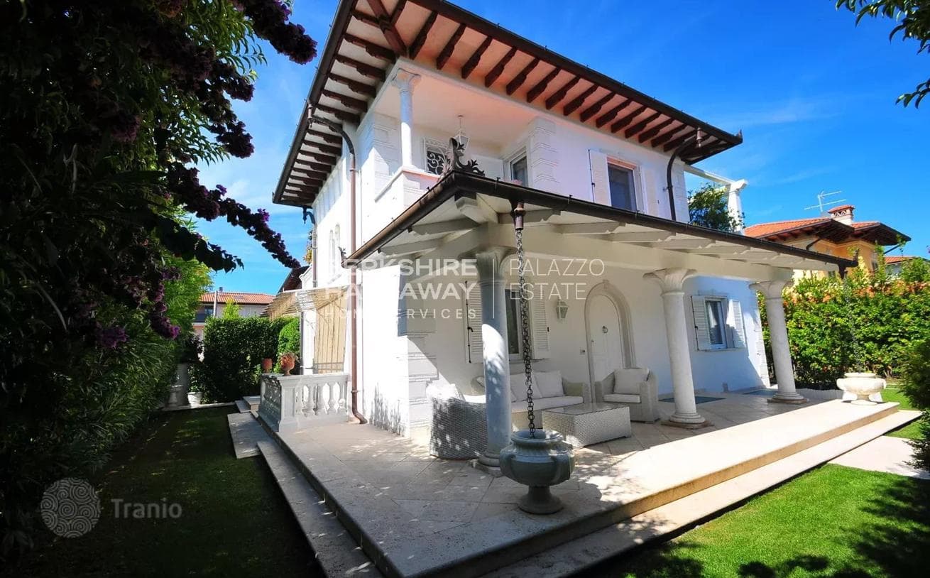 4-Bedroom Villa in Pietrasanta, Italy, photo 5