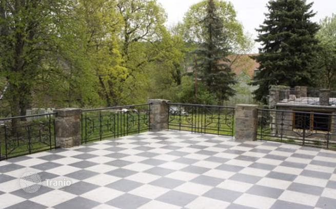 30-Room Historic Villa 1,130 m² in District 2, Budapest, photo 3