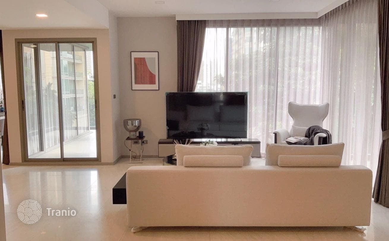 3-Bedroom Condo in Watthana, Bangkok, photo 2