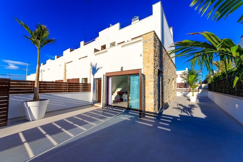 3-Bedroom Townhouse in Pilar de la Horadada, photo 3