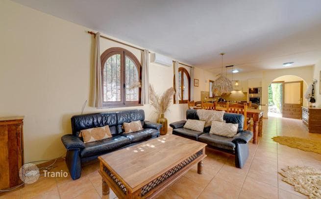 4-Bedroom Villa with Mountain View 400 m from the Sea in Calpe, photo 3