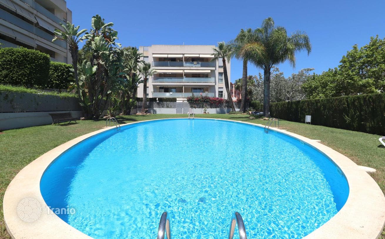 4-Bedroom Apartment Near the Sea in Palmanova, Mallorca, photo 2