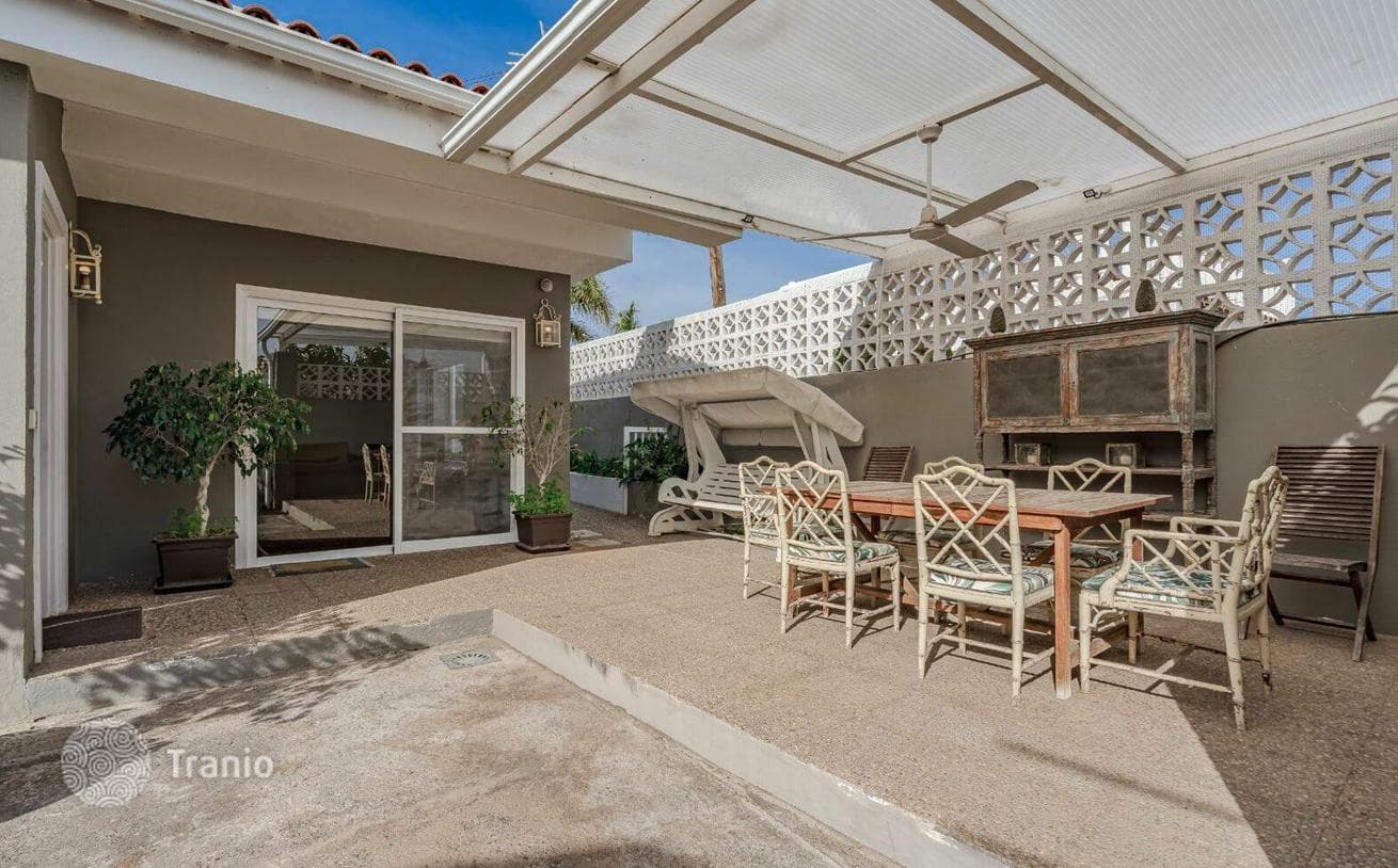 House with Large Plot and Garage in Puerto de la Cruz, Tenerife