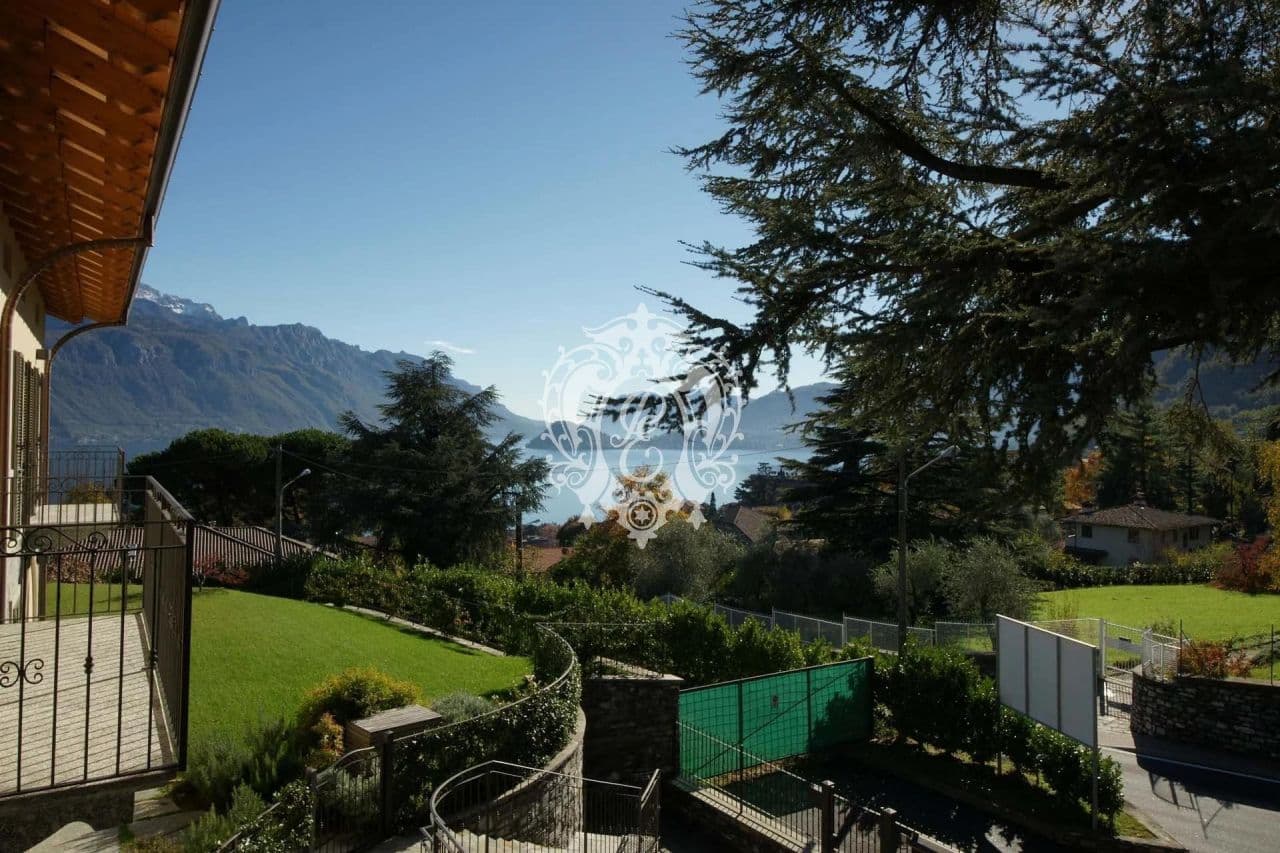 2-Bedroom Apartment in Menaggio, Italy, photo 3
