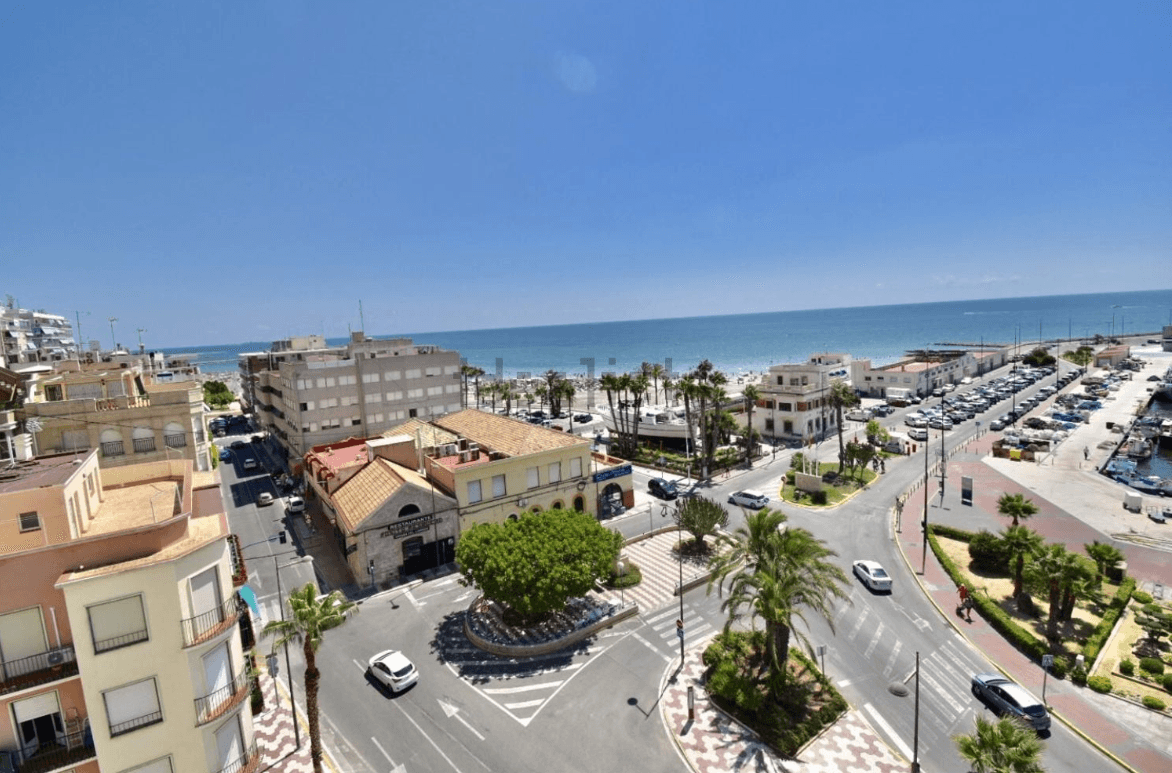 2-Bedroom Apartment in Santa Pola, photo 3