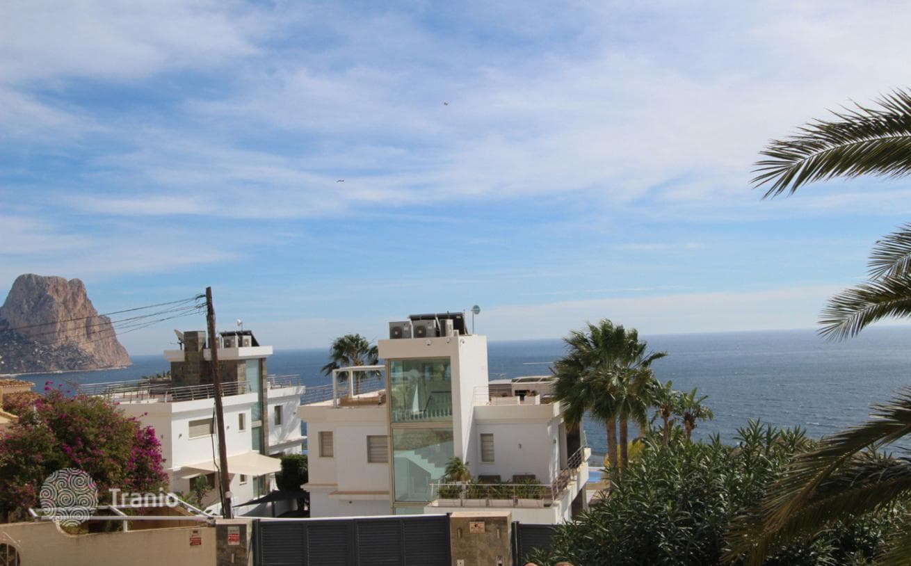 3-Bedroom Villa with Sea View in Calpe, photo 2
