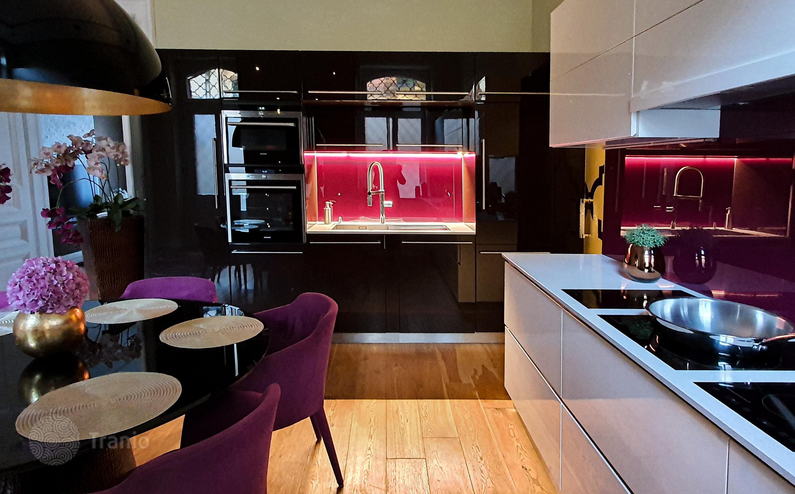 2-Bedroom Apartment with Designer Finishes in District 5, Budapest, photo 3