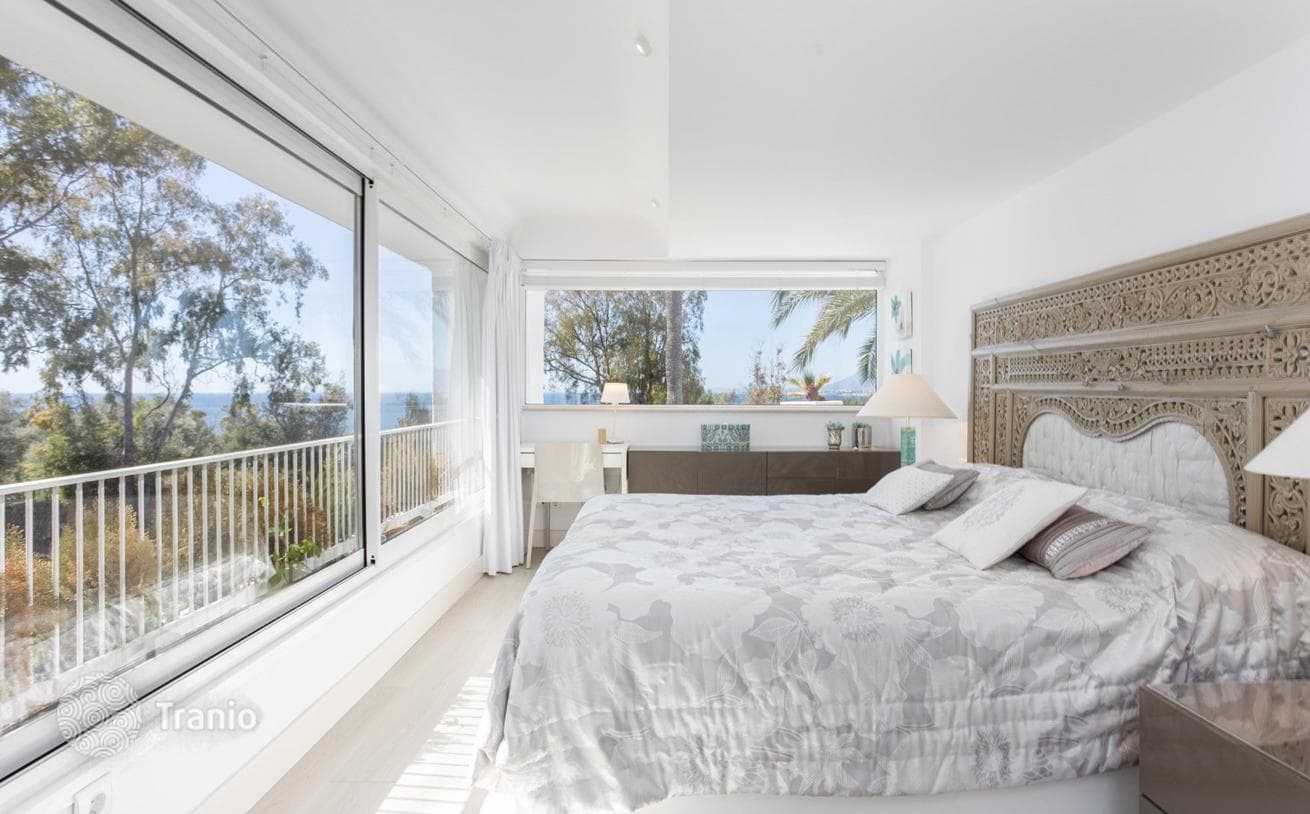 3-Bedroom Penthouse with Sea View in Rio Real, Marbella, photo 3