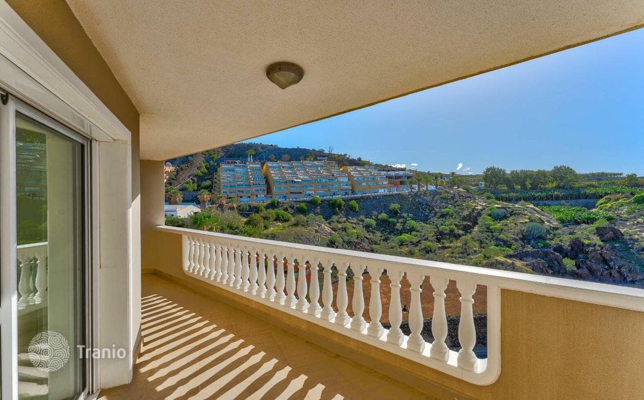 2-Bedroom Penthouse with Roof Terrace in Acantilado de los Gigantes, photo 2