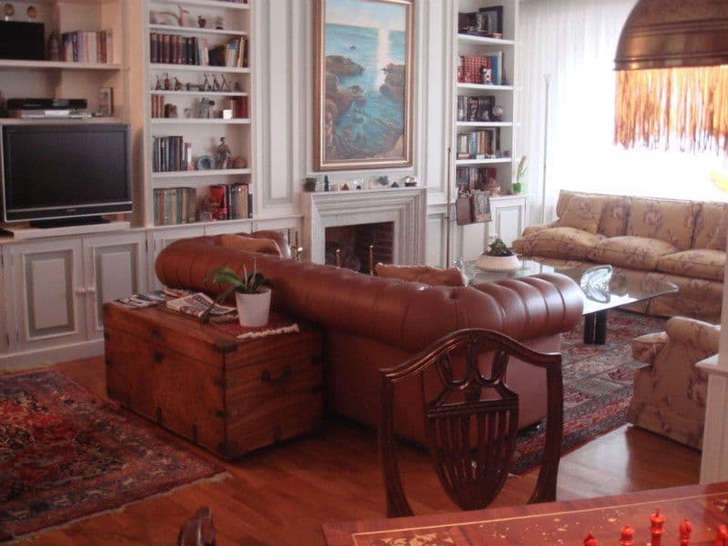 5-Bedroom Apartment in Barcelona, photo 3