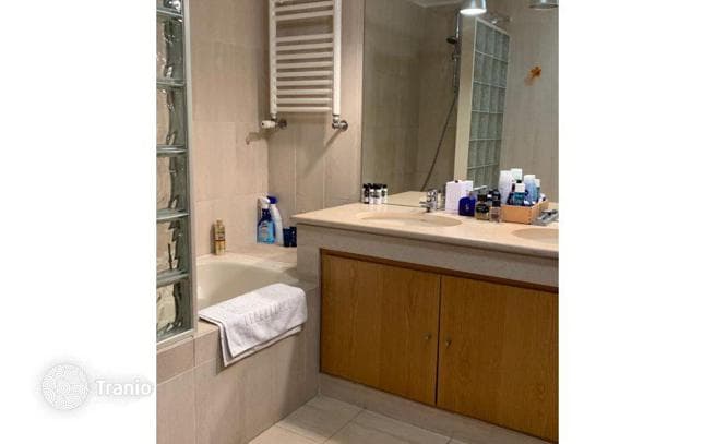 2-Bedroom Apartment with 256 m² in Porto, Portugal, photo 5