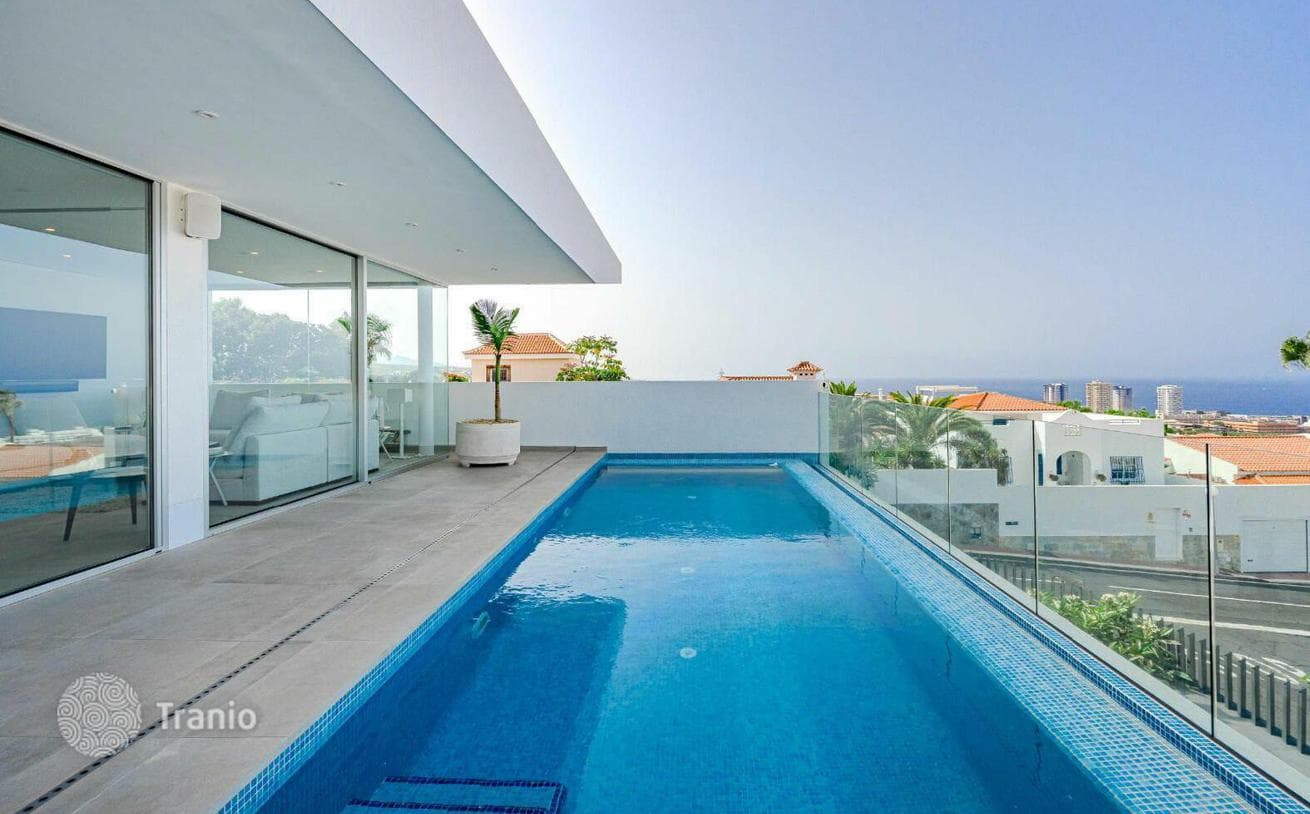 4-Bedroom Villa with Private Pool and Sea View in Callao Salvaje, Tenerife