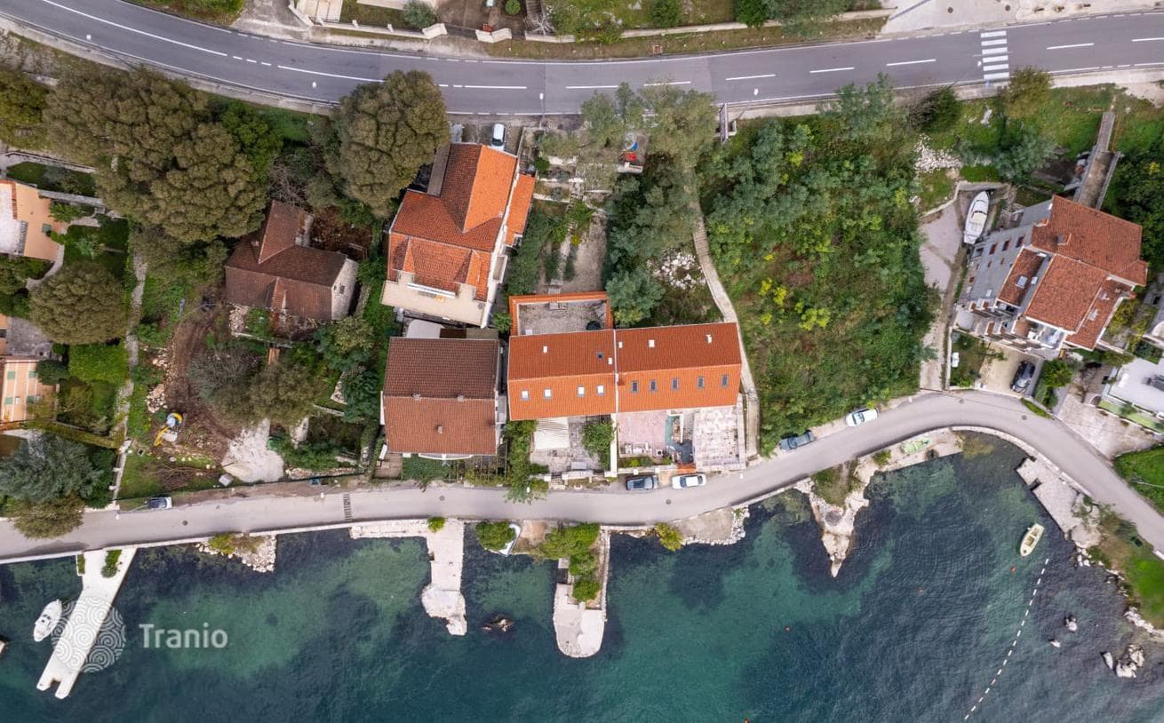 3-Bedroom Villa with Sea View in Dobrota, Kotor, photo 3