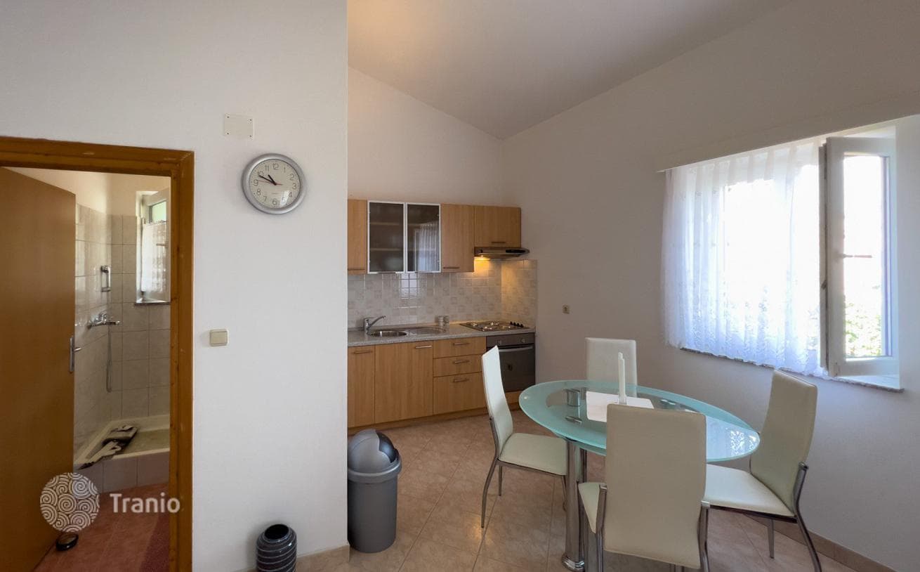 House with Three Units Near Ring Road in Pula, photo 3