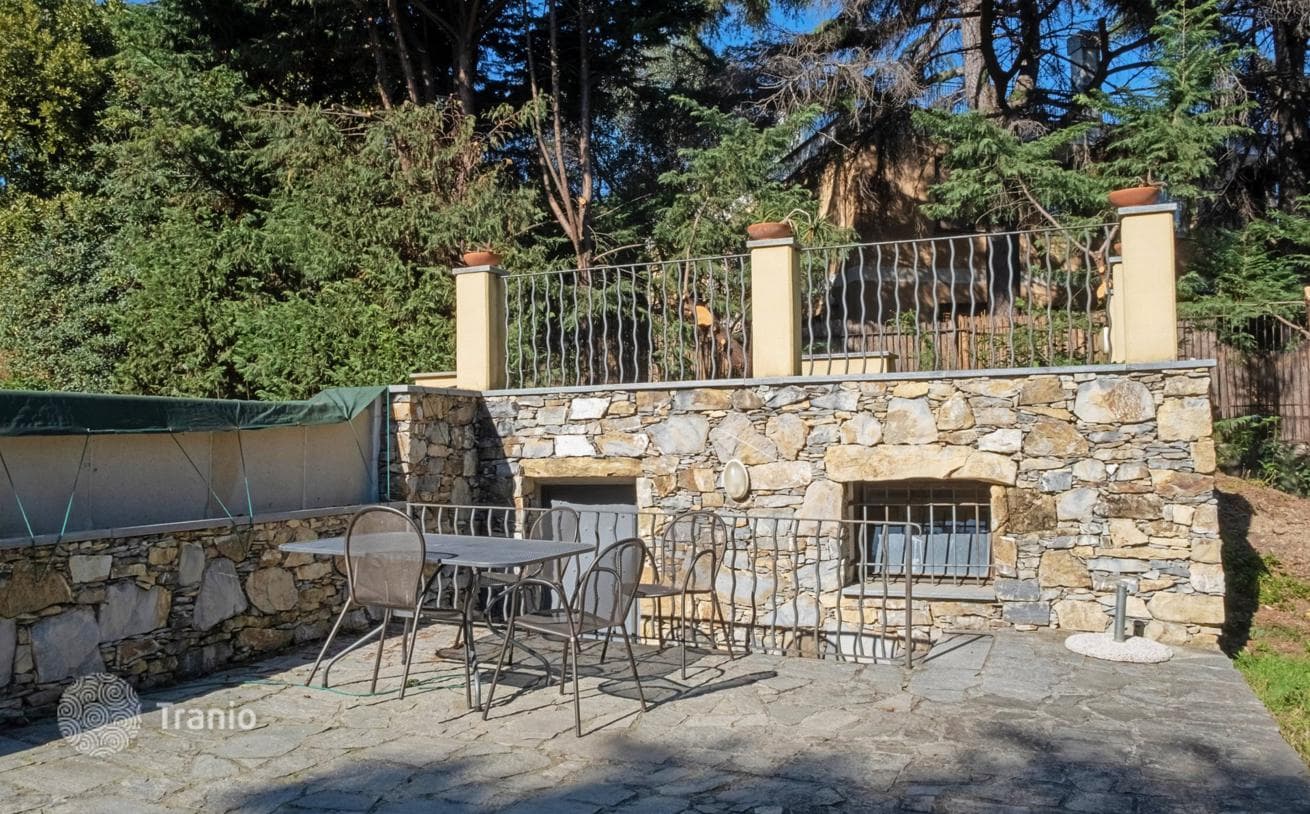 6-Bedroom Apartment in Historic Villa with Private Park in Genoa, photo 2
