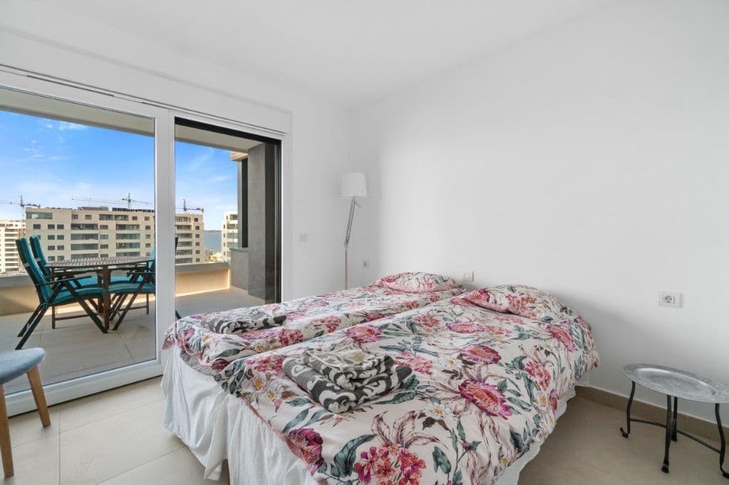 2-Bedroom Apartment in Punta Prima, photo 4