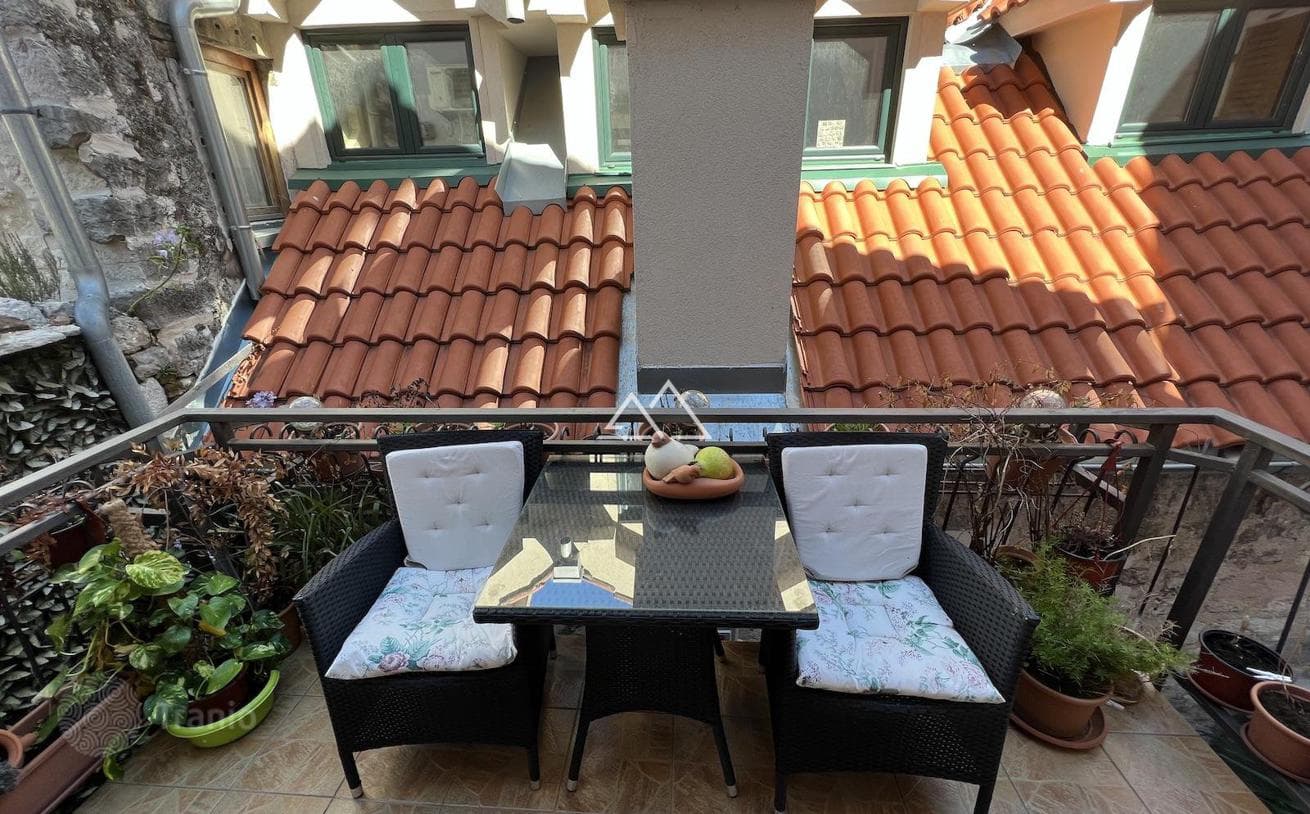 2-Level Apartment in Historic Building in Kotor Old Town, photo 3