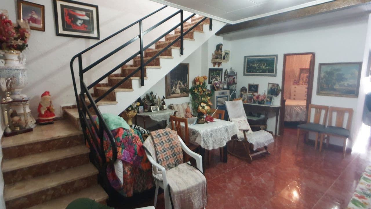 3-Bedroom Townhouse in Valencia, photo 5