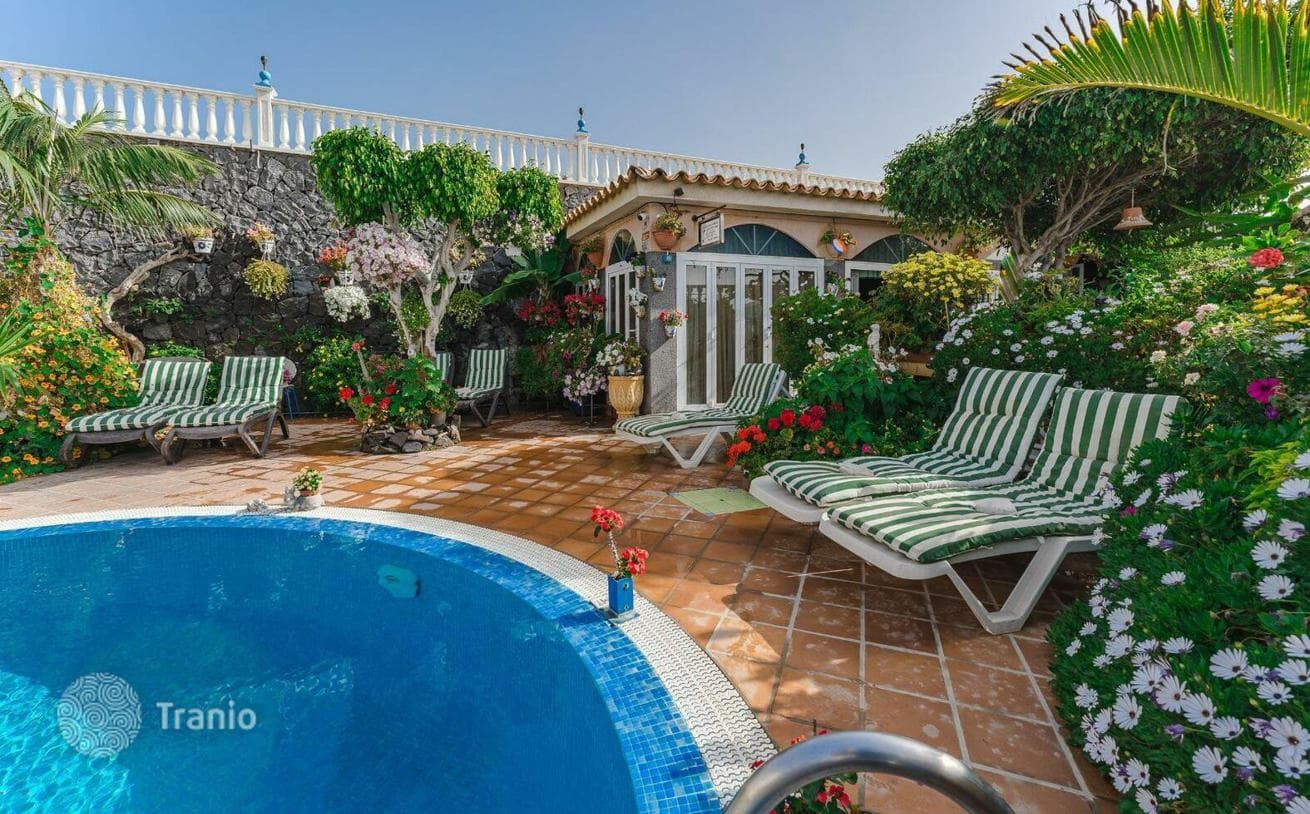 Two Houses with Private Pool and Garden near the Ocean in El Medano, Tenerife, photo 2