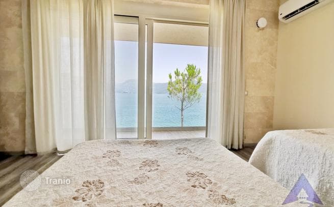 2-Bedroom Villa with Sea View in Tivat, Montenegro, photo 3