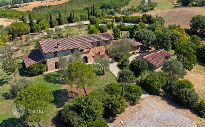 9-Bedroom Villa in Cortona, Italy, photo 2