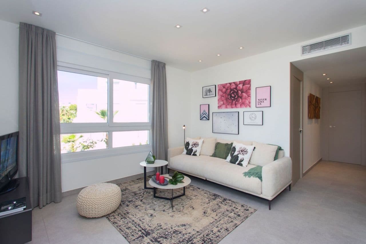 2-Bedroom Apartment in Villamartin, photo 5