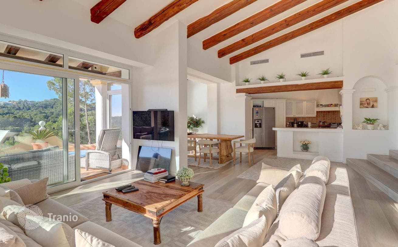 5-Bedroom Villa with Private Pool and Golf Views in Benidorm, Mallorca, photo 5