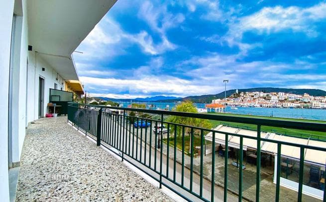 2-Bedroom Apartment with Sea View in Galatas, Peloponnese