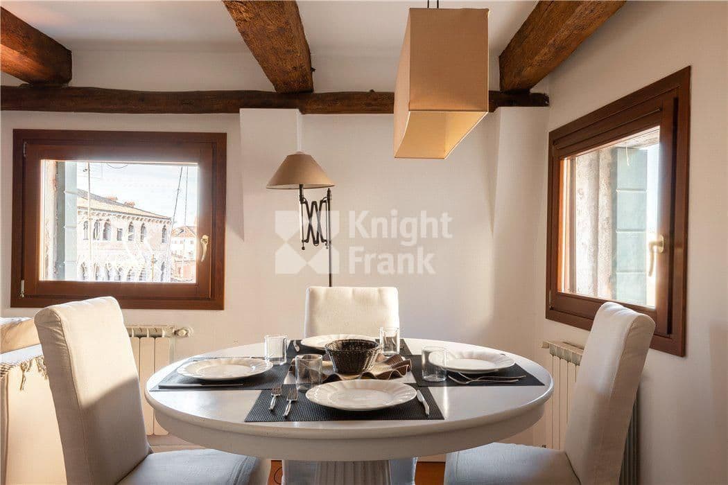 2-Bedroom Apartment in Venice, photo 5