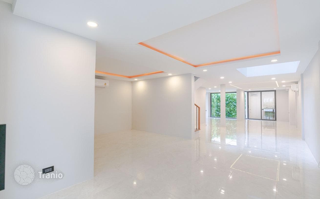 3-Bedroom House in Watthana, Bangkok